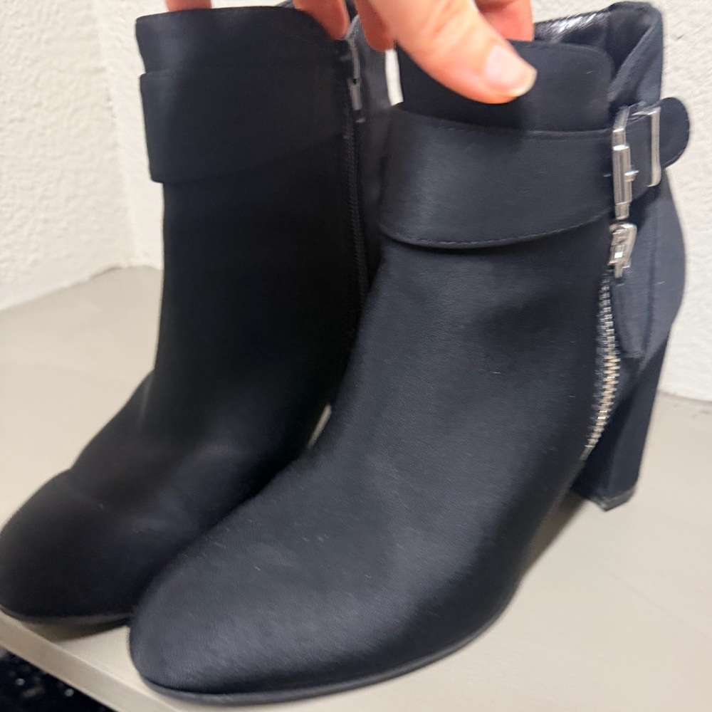Unisa Sleek Black Ankle Booties